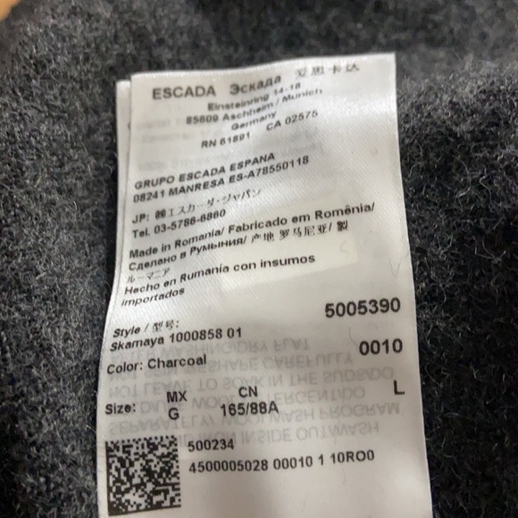 Escada - Picture 8 of 9